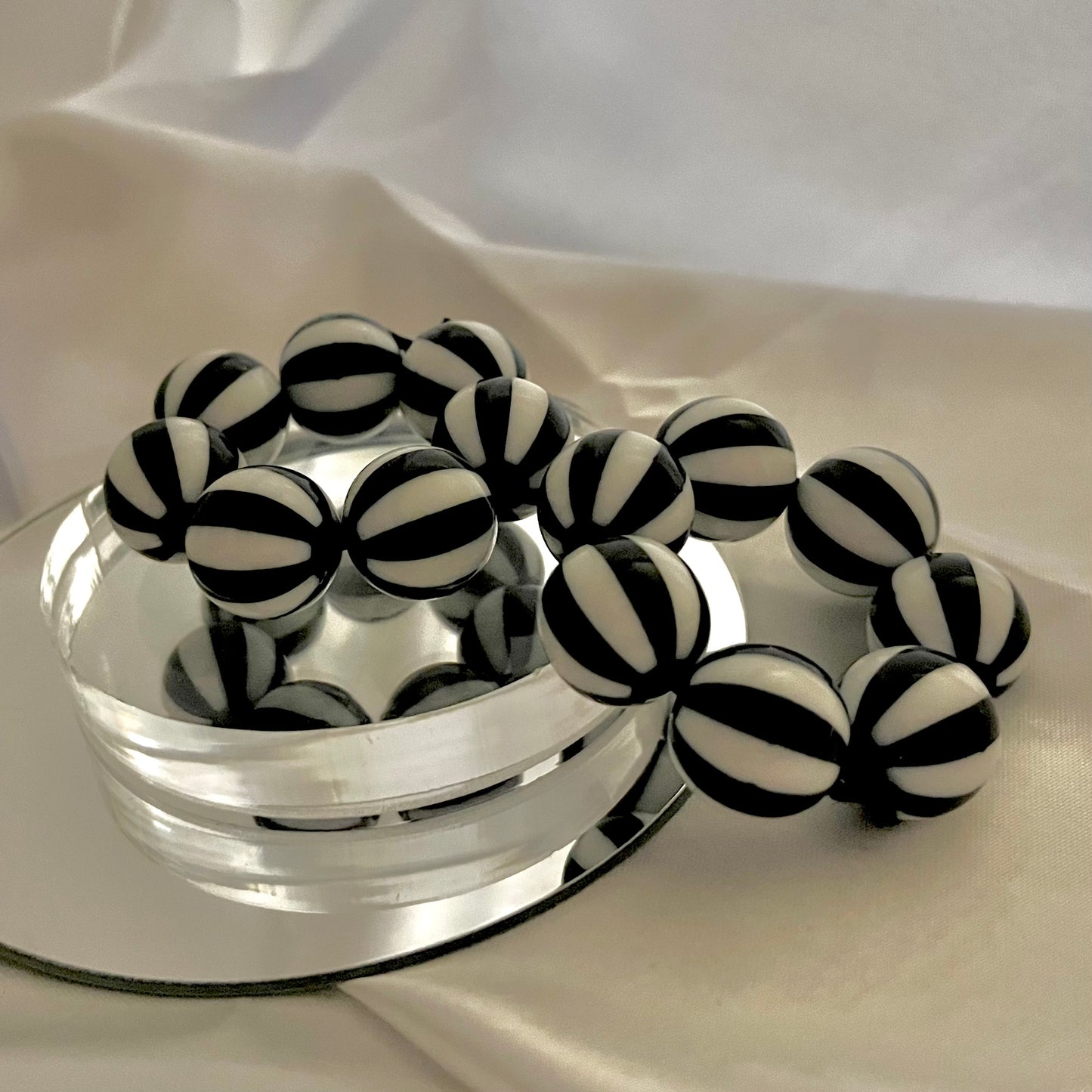 Smooth B&W Fidget Roller Ring