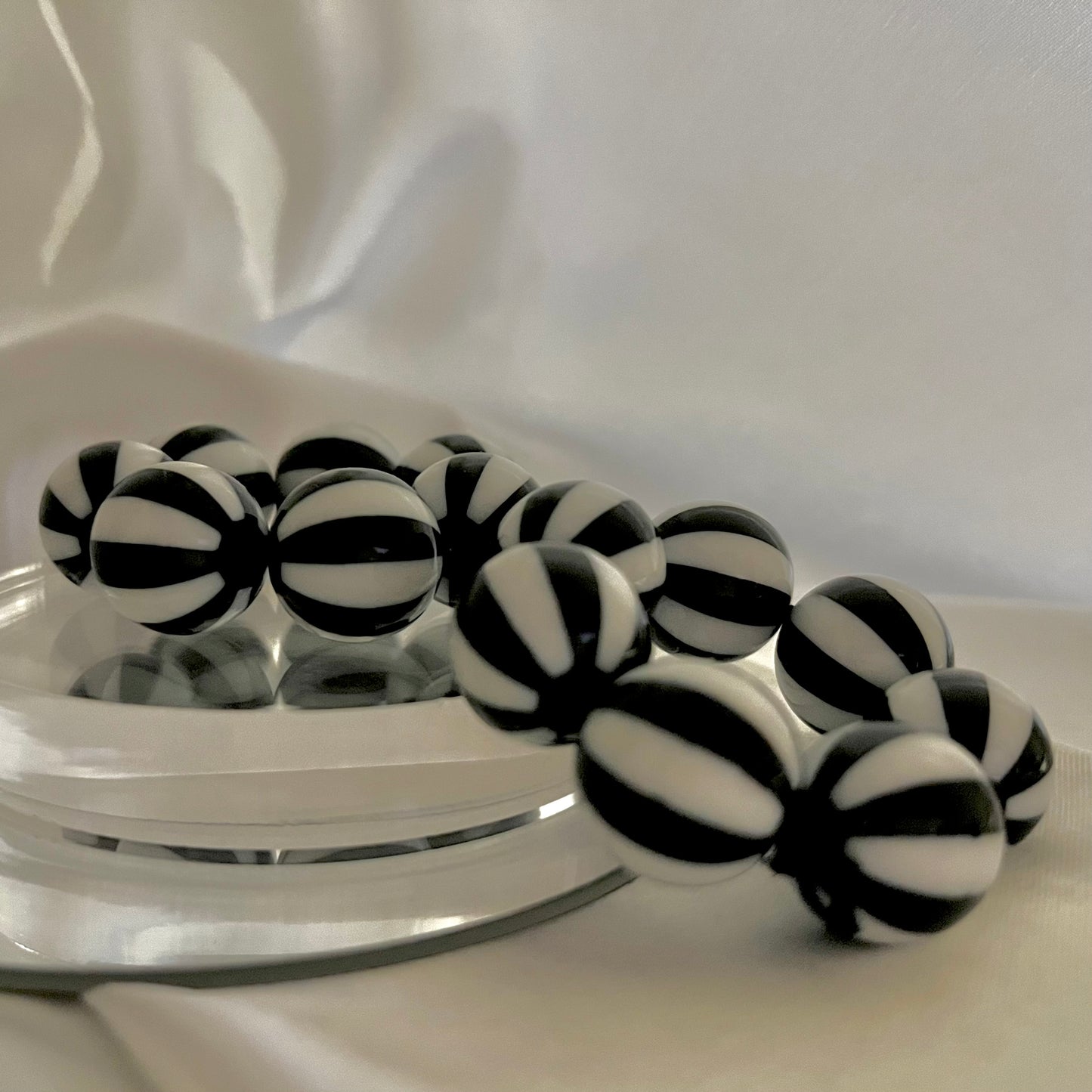 Smooth B&W Fidget Roller Ring