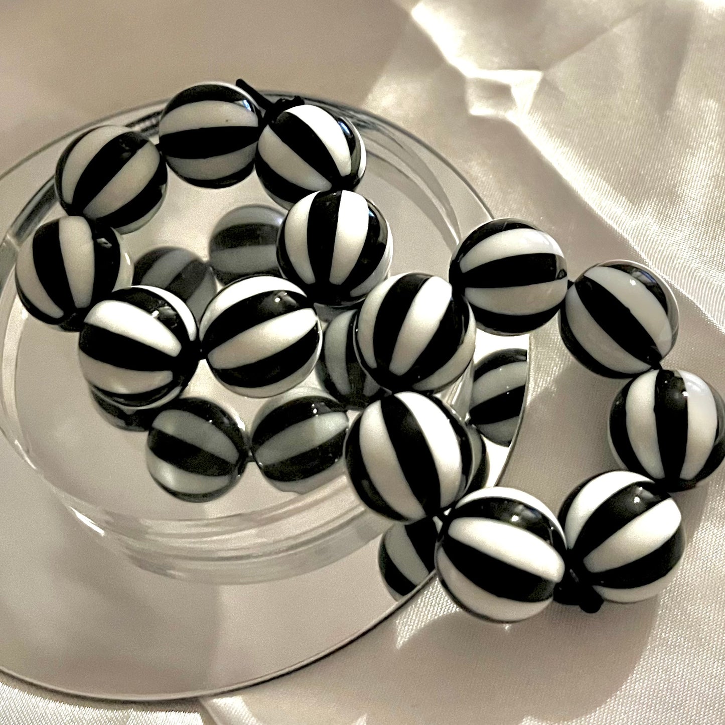 Smooth B&W Fidget Roller Ring